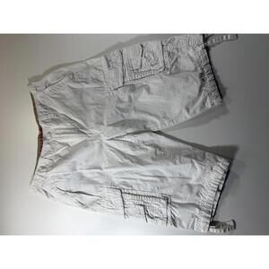 Unionbay White Cargo Shorts with Multiple Pockets 32